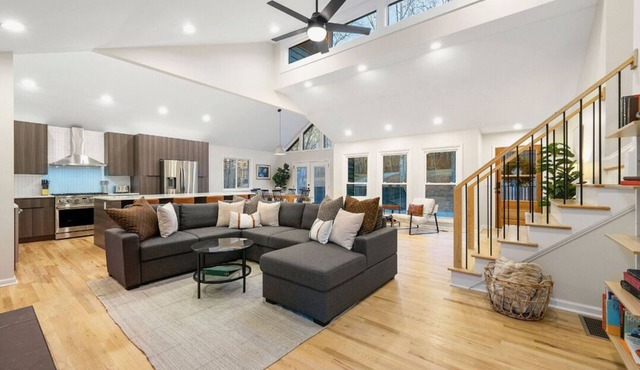 Escape to Forest Lake Retreat on Lake Allatoona near Lake Point Sports Complex