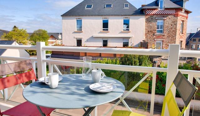 Escape to Fouesnant in a flat with balcony