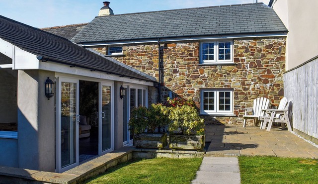 Escape to Honeysuckle Cottage, a stylish retreat in High Bickington.