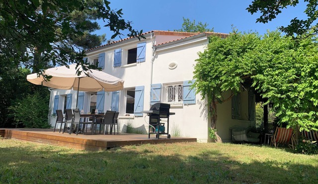 Escape to La Cordouane: Charm and relaxation just a stone's throw from the ocean!