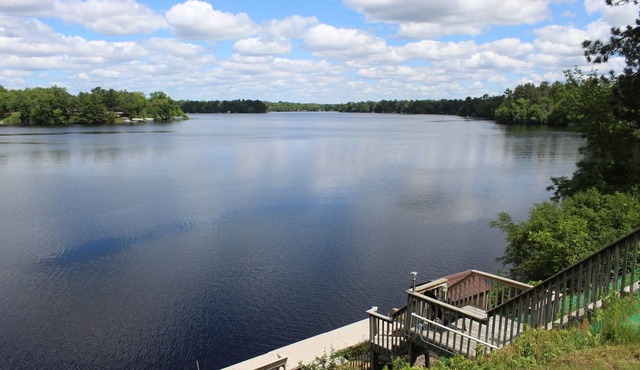 Escape to Lake Life