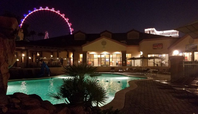 Escape to Luxury at Desert Club Resort - Your Ultimate Desert Oasis Awaits
