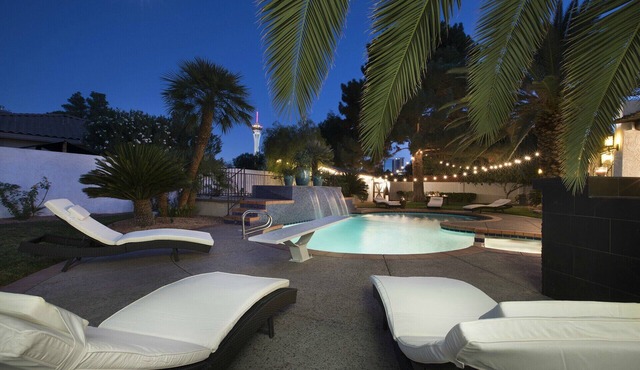 Escape To Modern Luxury-1.5 Miles to the Strip! So close to everything you want!