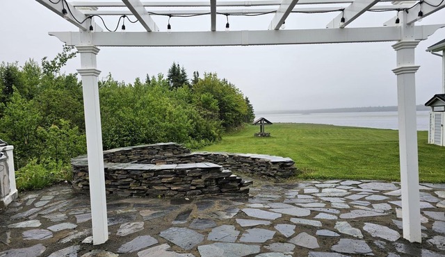 Escape to nature at Saltwater Hideaway Cottage. Panoramic views!