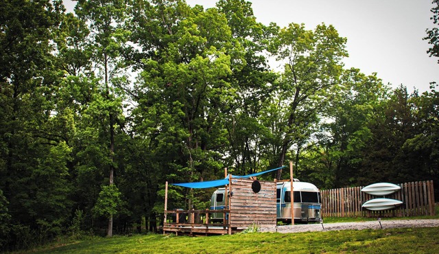 Escape to Nature: Lake of Egypt Airstream Stay with Hiking and Wineries Nearby