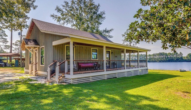 Escape to Nature: Lakefront Jay Cottage w/Views!