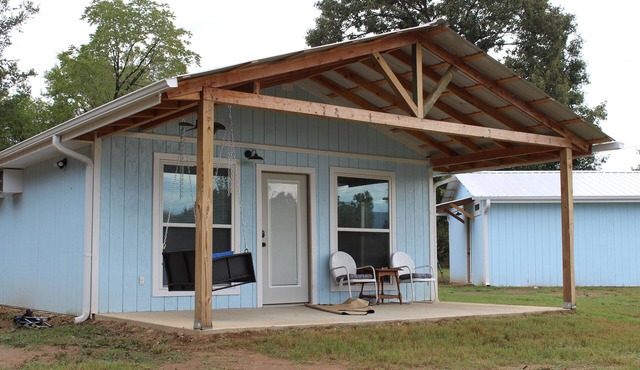 Escape To Nature’s Embrace:nUncle Joe's Creek Retreat - Click's Cabin