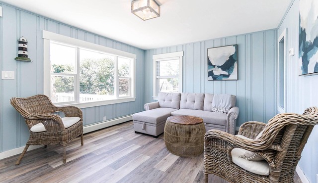Escape to Onset - Updated cottage close to beaches and boating