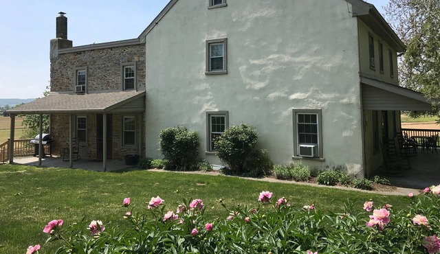 Escape to Our 1760's Farmhouse in Heart of Amish Country