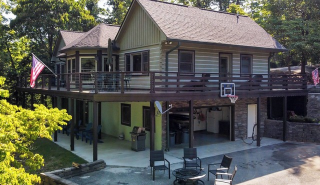 Escape to our cozy lakeview cabin with modern amenities, spacious decks and serene surroundinngs.