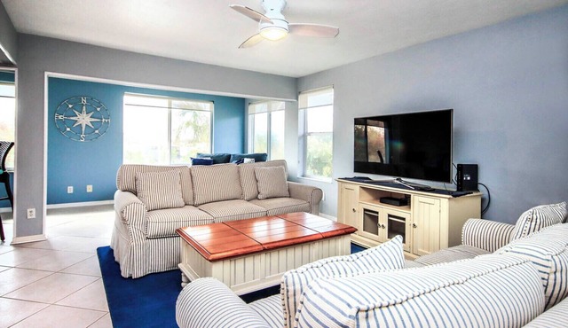 Escape to paradise at Beach Road 104