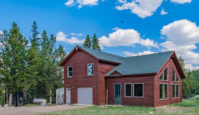 Escape to Privacy, Views, and True Colorado Mountain Living - Alma, CO