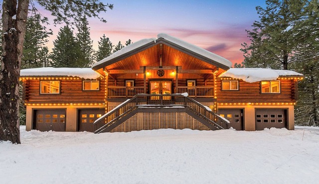 Escape to Scenic Luxury on 12 Private Acres at Natapoc Lodge