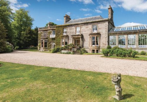 Escape to Serene Georgian Estate, near Edinburgh