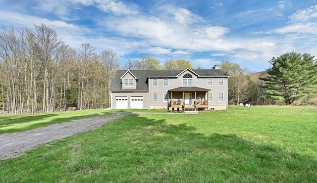 Escape to Serenity: Spacious 8 Bedroom Retreat