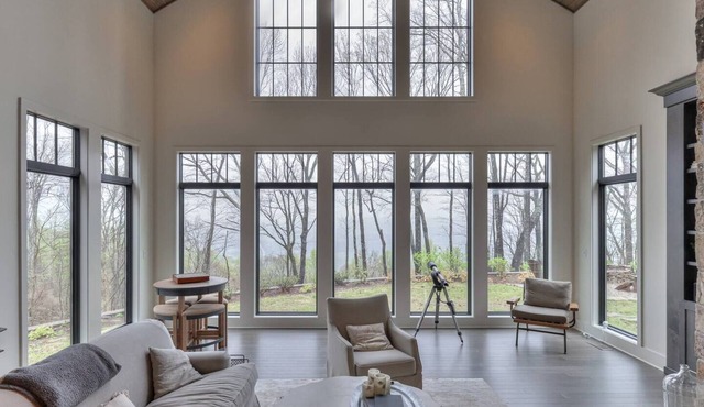 Escape to Solitude: Panoramic Views Await!