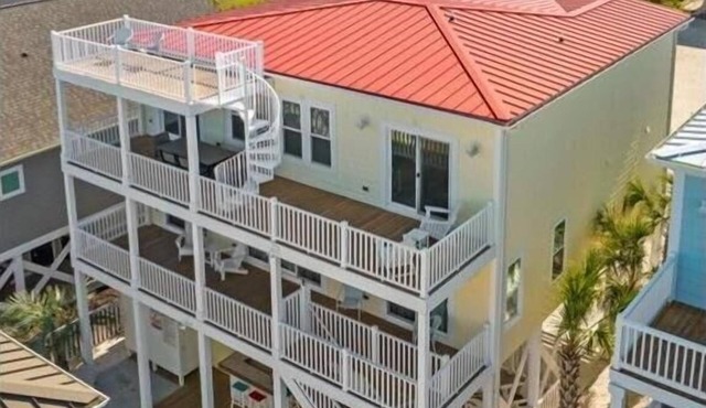 Escape to Sunset Serenity, a spacious 4BR 3BA retreat in beautiful Sunset Beach, NC.
