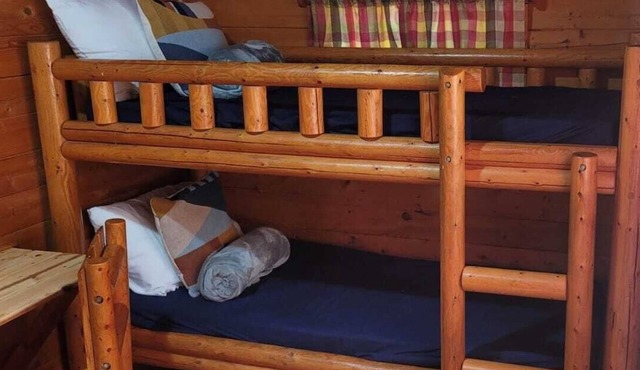 Escape to Texarkana's Log Cabin 2 with All the Comforts!