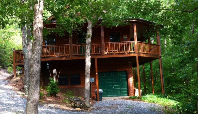 Escape to the Beautiful Cool Mountains of North Ga Beautifully decorated