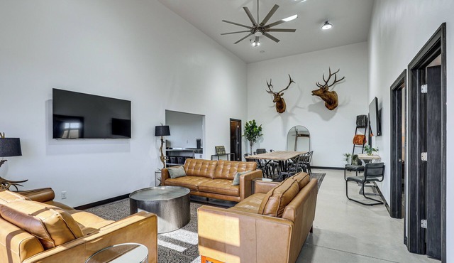 Escape to the Black Hills! Modern Countryside Home