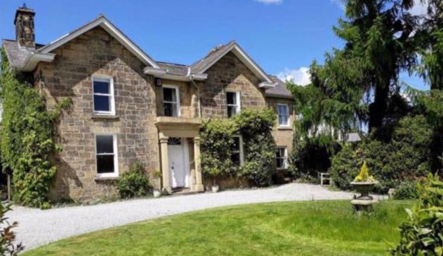 Escape To The Country @ Bron Offa Bach