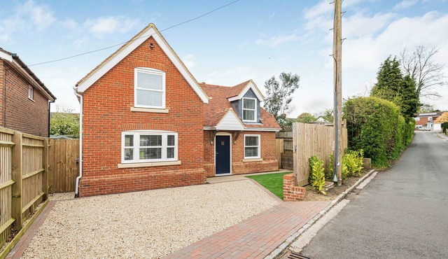 Escape to the country with us - Near Henley on Thames.