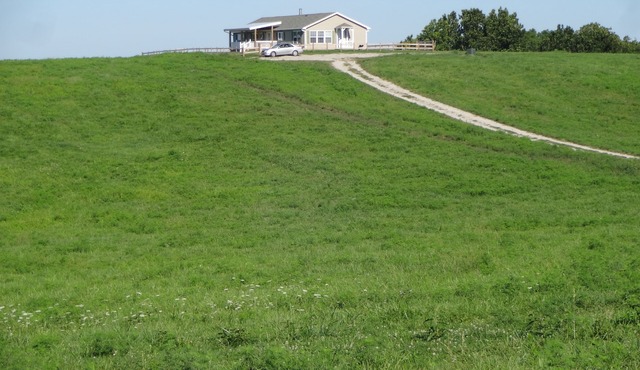 Escape To The Country In Comfort And Style In An Eco-Friendly House