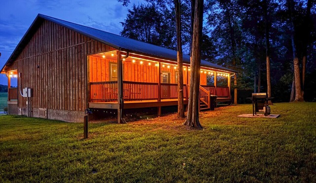Escape to the Farm- Minutes from Dale Hollow Lake!