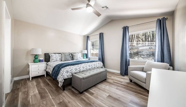 Escape to the forest at our Alpine Family Retreat(Small pet-friendly)