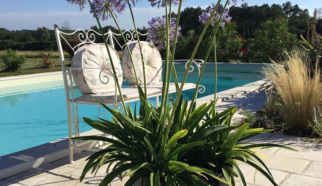 Escape to the French countryside, an hour to Bordeaux, 20 minutes to St Emilion