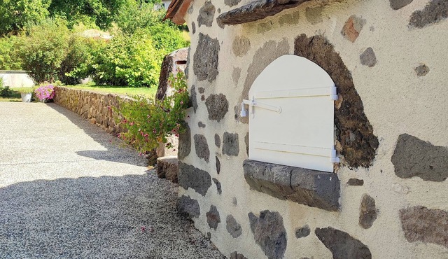 Escape to the heart of the Cantal: Your Maison de Caractère awaits you!