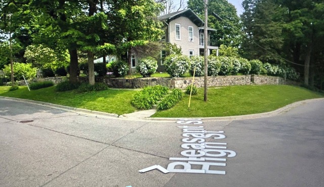 Escape to the Hilltop: Your Family’s Perfect Ionia Getaway.
