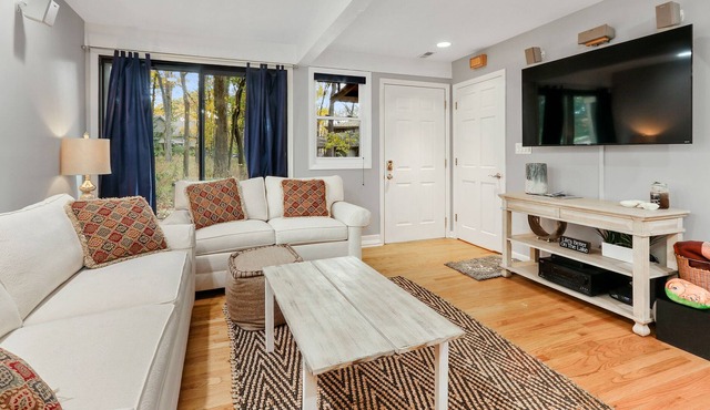 Escape to the Lake- Updated Abbey Springs Condo w/ Golf Cart!