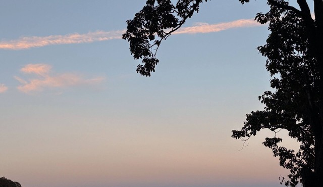 Escape to the mountains in this cozy yet luxurious 3-bedroom, 2-bath retreat tucked away in the gated Bent Tree community of Jasper, GA!