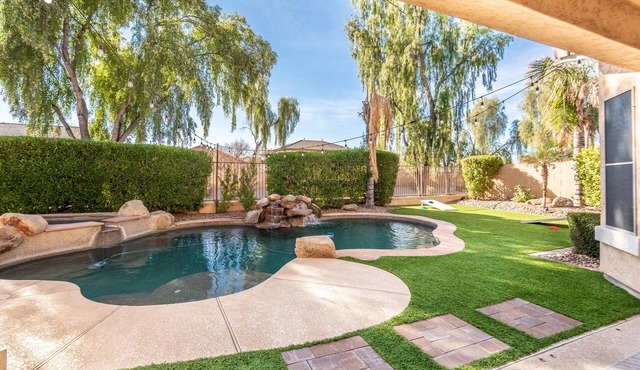 Escape to the sun with a private pool, ideal getaway for families or couples