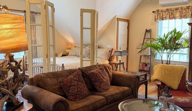 Escape to the TreeHouse-PrivateRetreat