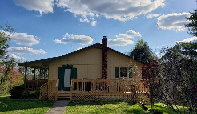 Escape to the Woods at the Bird House in the Daniel Boone National Forest!