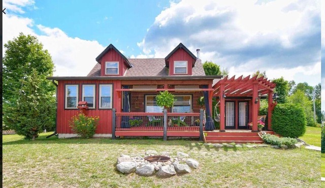 Escape to the Woods in the Ottawa Valley Pet Friendly