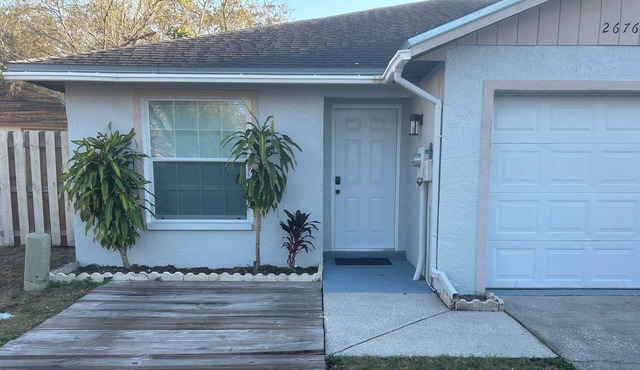 Escape to this charming villa in picturesque Palm Harbor. With 2 cozy bedrooms.