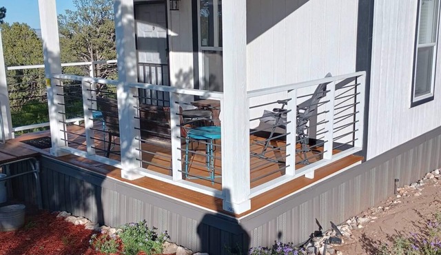 Escape to this serene mountain getaway – relax in nature’s beauty. Dogs welcome!