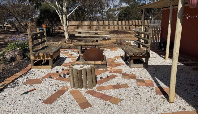 Escape to Tranquility: Homestay with a creek Awaits in the Adelaide Hills