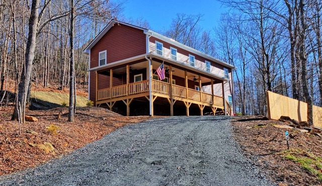 Escape to Windy Mountain Dreams in Todd, NC—a cozy chalet for 8 with stunning views!