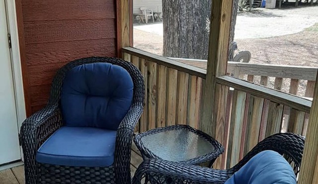 Escape to your cozy 2-bedroom cabin #8 in Camden, Kentucky Lake, TN