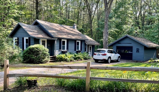 Escape to your cozy 2-bedroom cottage near Lake Michigan