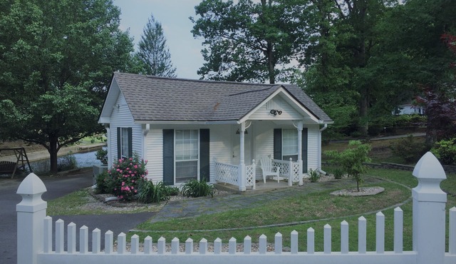 Escape to your cozy Lake District Cottage, just a hop away from Oaklawn