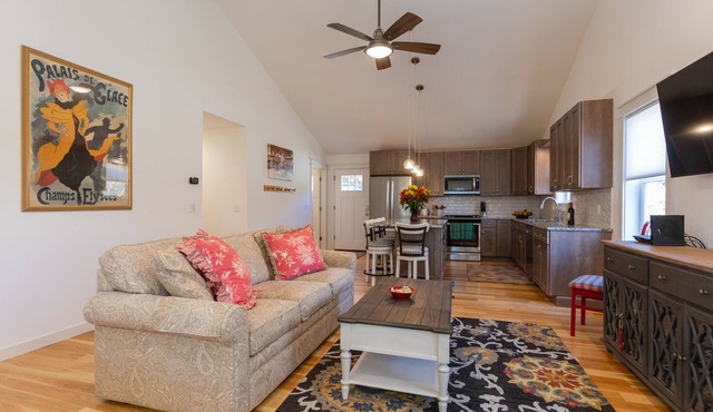 Escape to your cozy retreat near Pontoosuc Lake and Jiminy Peak