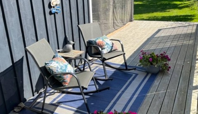 Escape to Your Private Cottage Oasis - Stunning Lake Erie Views