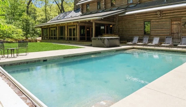 Escape w/Pool, Hot Tub, Fire Pit, Pickleball+More