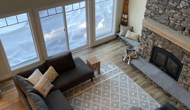 Escape with the whole family to this new lakefront cottage on Red Rock Lake