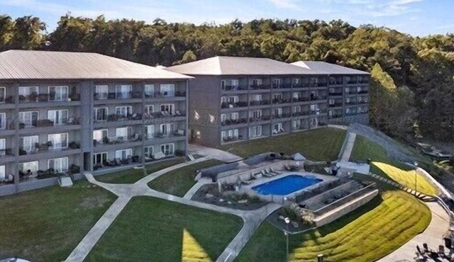 EscapeToSmithLake, EscapeToSmithLake: a tranquil retreat at Duncan Bridge Resort